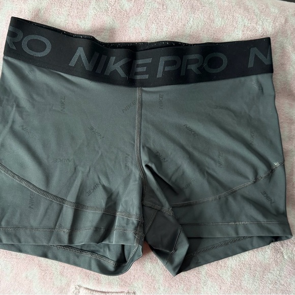 Nike Pro Gray Shorts - Picture 1 of 4